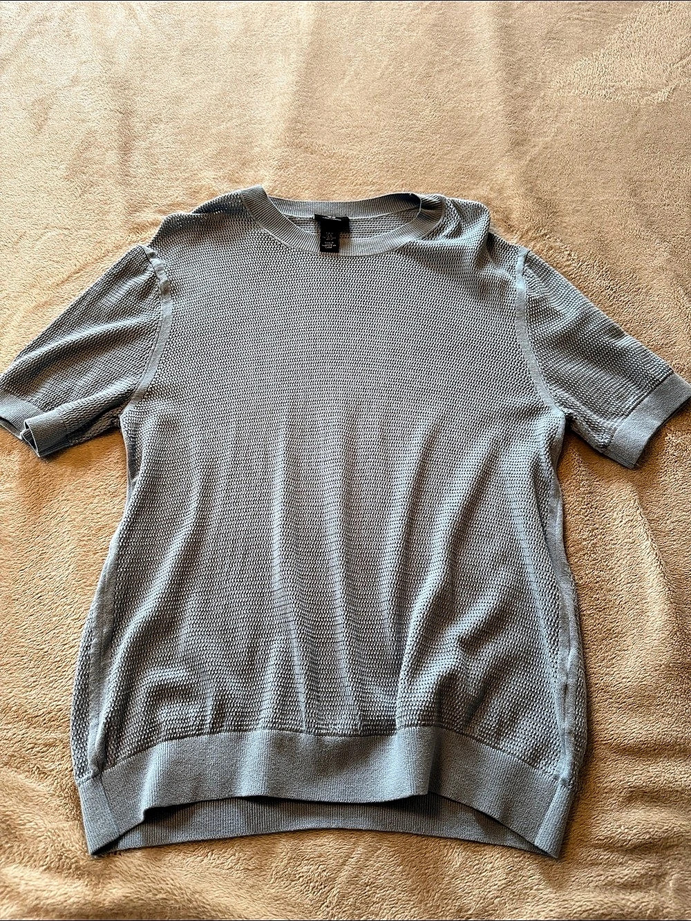 H&M Gray Short Sleeve Textured Tee